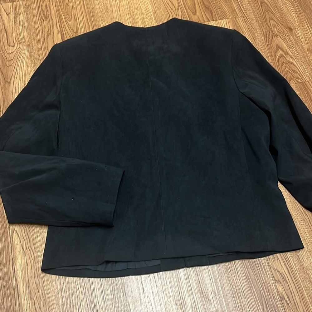 Black Zip-Front Jacket with Color-Block Appliqué - Picture 6 of 9